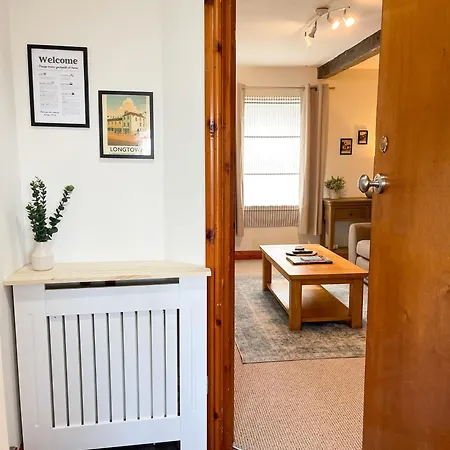 Borders Retreat, Cosy 1 Bed Flat - 3miles From M6 Jct45 - Near A75, Gretna & Carlisle *