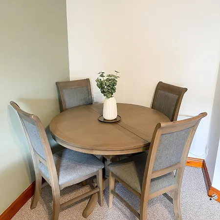 Borders Retreat, Cosy 1 Bed Flat - 3miles From M6 Jct45 - Near A75, Gretna & Carlisle Lejlighed