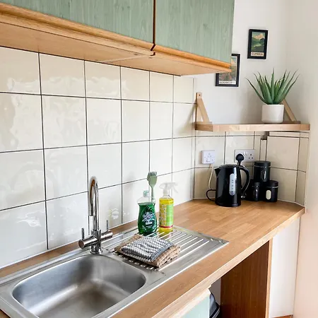 Borders Retreat, Cosy 1 Bed Flat - 3miles From M6 Jct45 - Near A75, Gretna & Carlisle Longtown