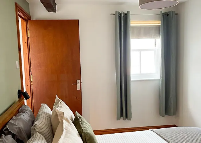 Borders Retreat, Cosy 1 Bed Flat - 3miles From M6 Jct45 - Near A75, Gretna & Carlisle